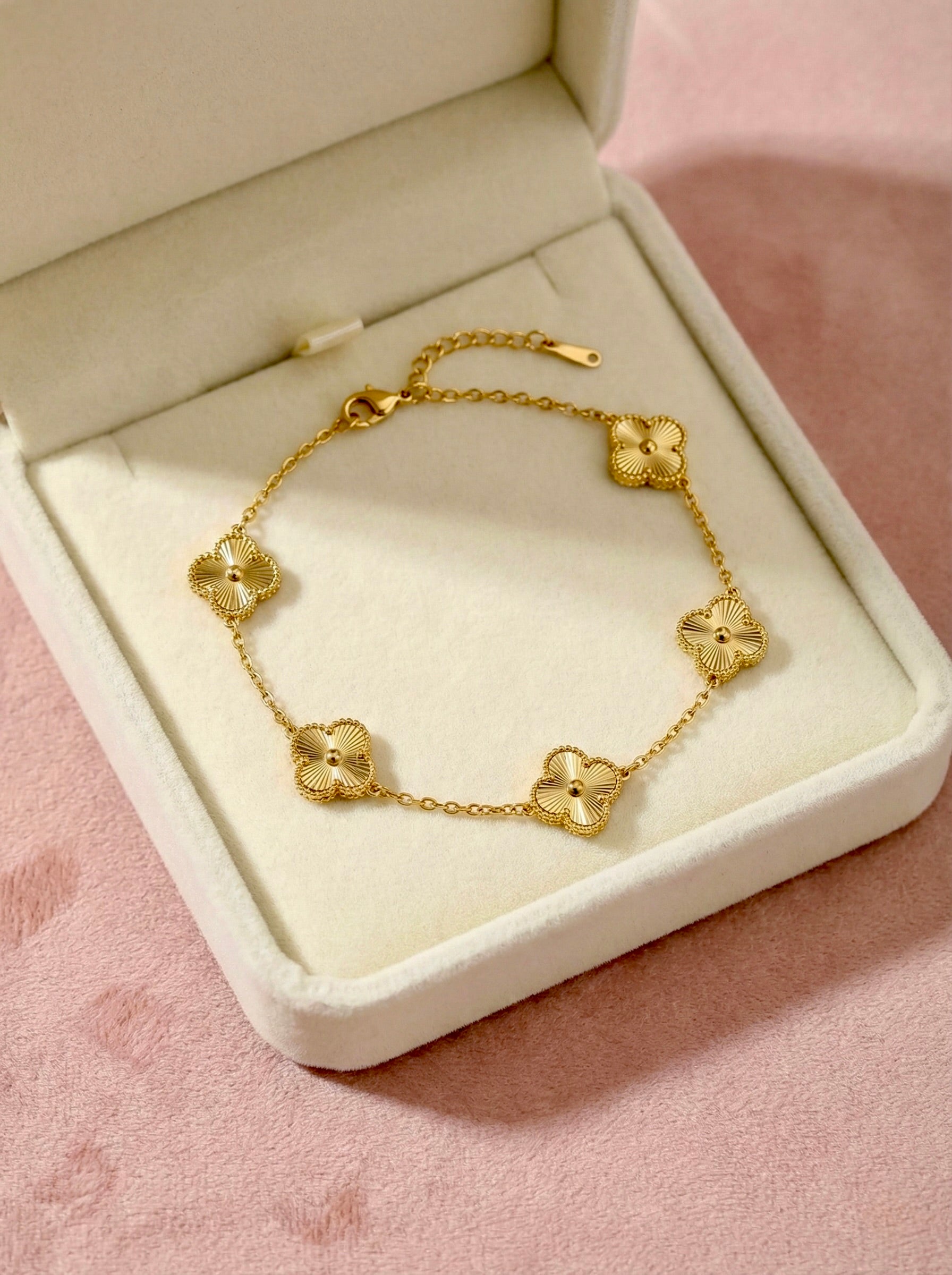 Florielle gold clover bracelet with anti-tarnish finish and delicate lucky charm design