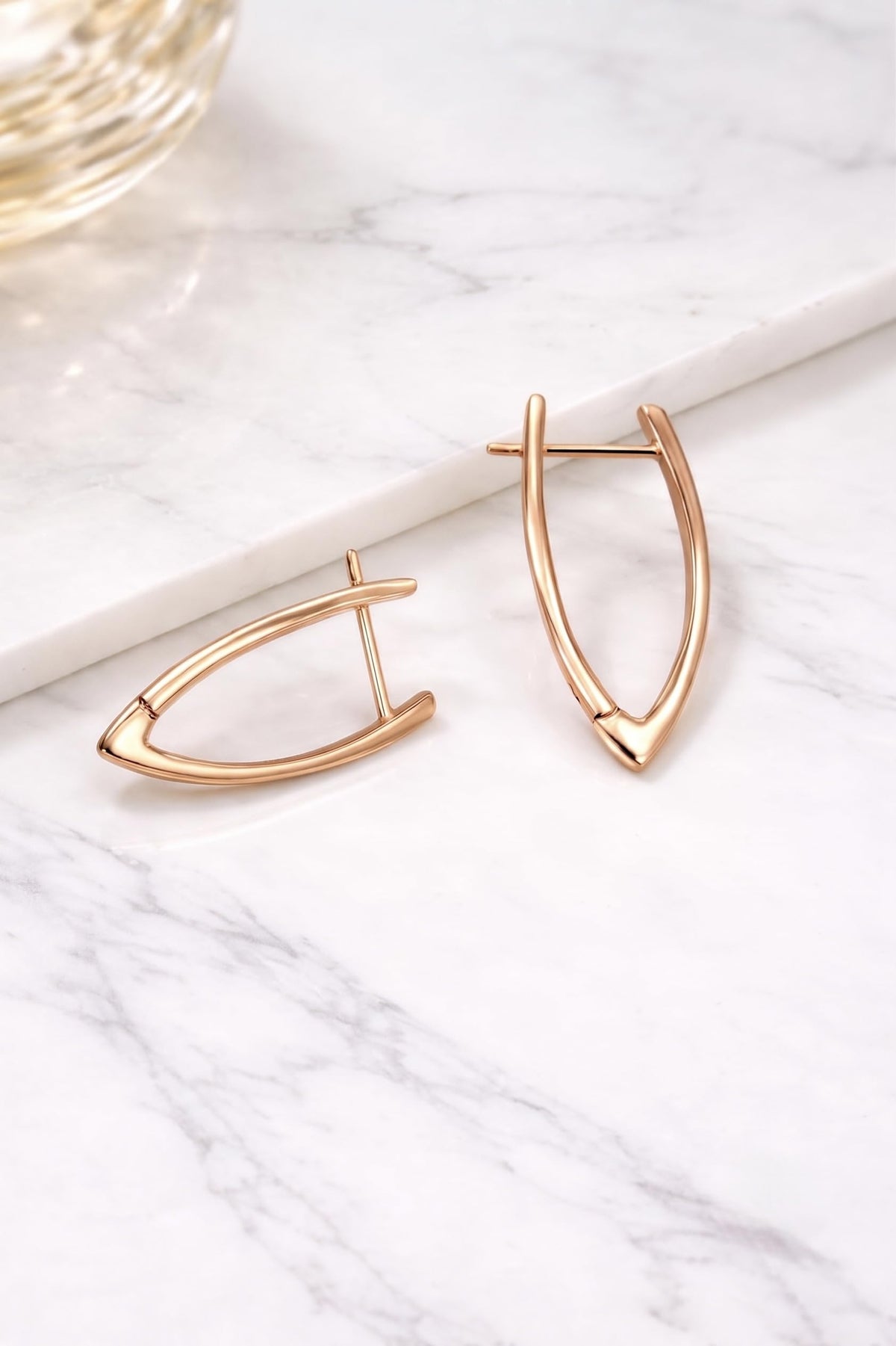 Aura V-Shape Hoop Earrings - Amazon other 1 · 2528 px
